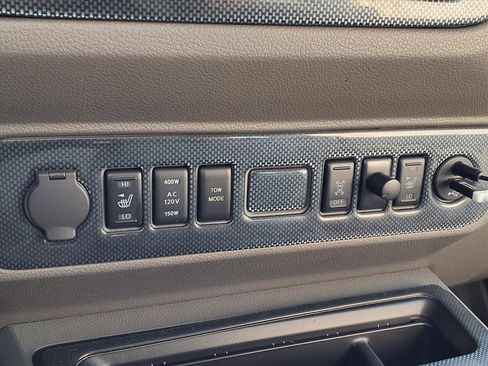 Used 2013 Nissan NV 3500 SL w/ Technology Pkg image 20