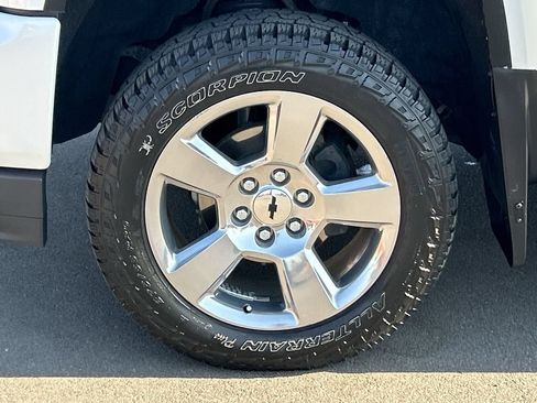 Used 2018 Chevrolet Silverado 1500 LT w/ All Star Edition AWD/4WD image 32