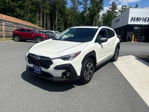 Used 2024 Subaru Crosstrek 2.0i Premium AWD/4WD image 3