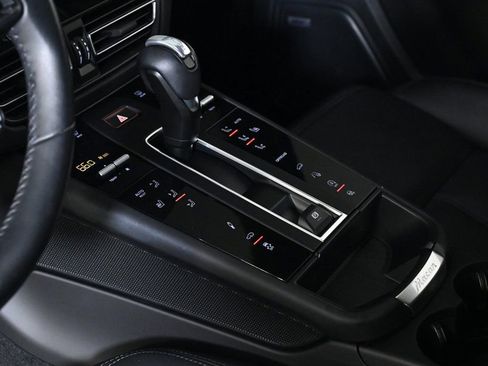 Certified 2023 Porsche Macan S image 29