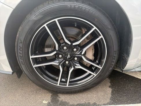 Used 2018 Ford Mustang GT image 10