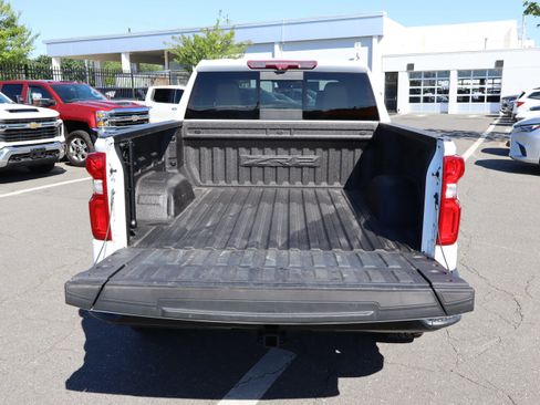 Used 2022 Chevrolet Silverado 1500 ZR2 w/ Technology Package AWD/4WD image 12