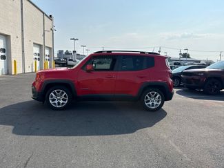 Used 2018 Jeep Renegade Latitude FWD video 2
