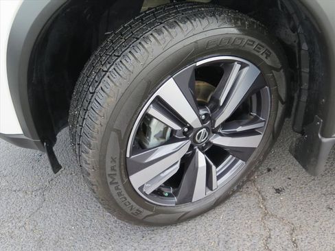 Used 2021 Nissan Rogue SL FWD image 18