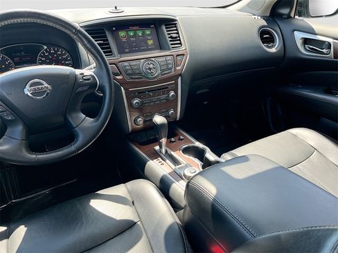 Certified 2020 Nissan Pathfinder Platinum image 24