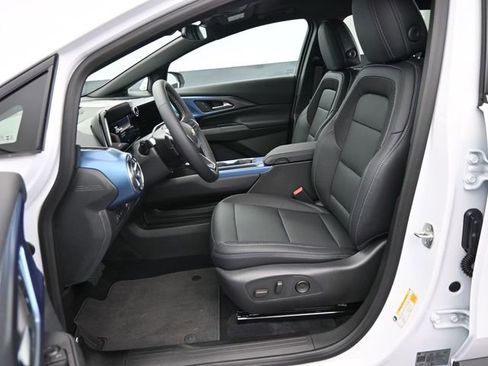 New 2026 Chevrolet Equinox EV LT image 37