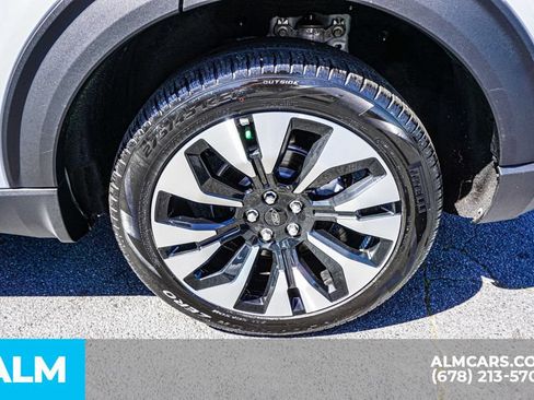 Used 2025 Ford Explorer Platinum w/ LUX Leather Package AWD/4WD image 16