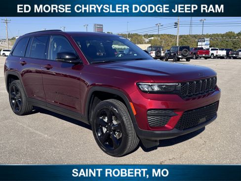 New 2025 Jeep Grand Cherokee Altitude AWD/4WD image 4