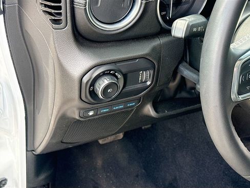 Used 2023 Jeep Wrangler Unlimited Sahara AWD/4WD image 11