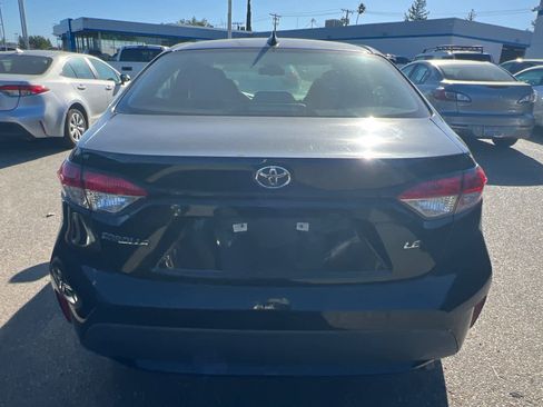 Used 2022 Toyota Corolla LE FWD image 5