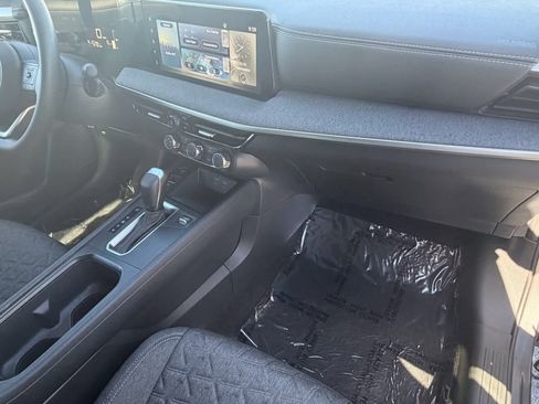 Certified 2025 Nissan Kicks SV image 10