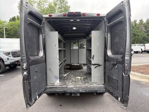Used 2021 RAM ProMaster 2500 w/ Convenience Group FWD image 29