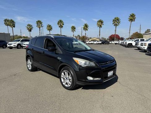 Used 2014 Ford Escape Titanium w/ Equipment Group 401A FWD image 2