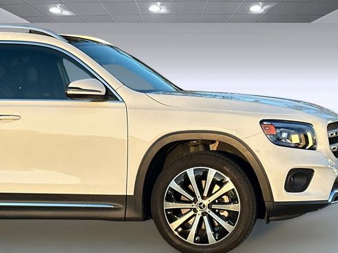 Certified 2023 Mercedes-Benz GLB 250 White image 31