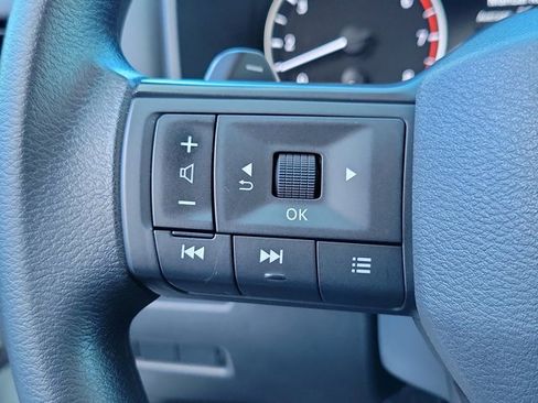 Used 2025 Nissan Rogue S image 26