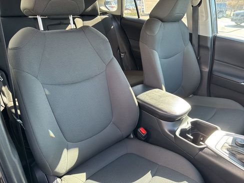 Certified 2025 Toyota RAV4 LE image 28