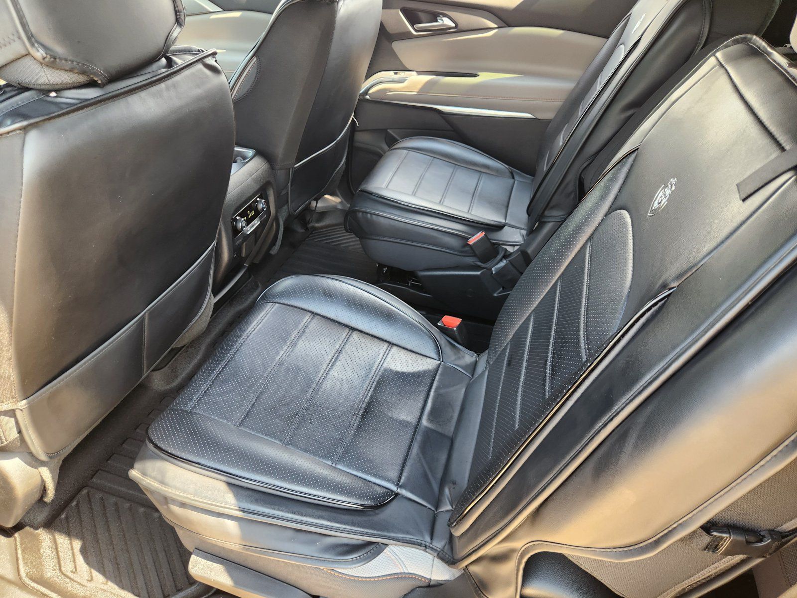 Certified 2026 Chevrolet Traverse LT w/ Driver Confidence Package FWD image 33