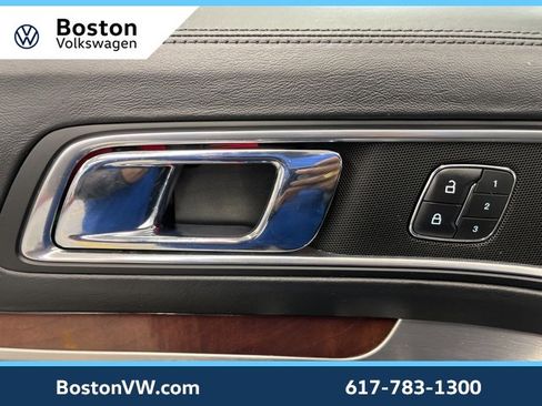 Used 2019 Ford Explorer Platinum image 31