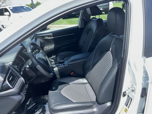Used 2022 Toyota Camry SE AWD/4WD image 13