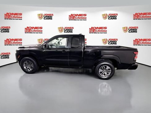 Certified 2025 Nissan Frontier SV RWD image 13