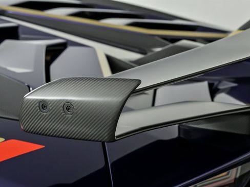 Used 2019 Lamborghini Aventador SVJ image 11