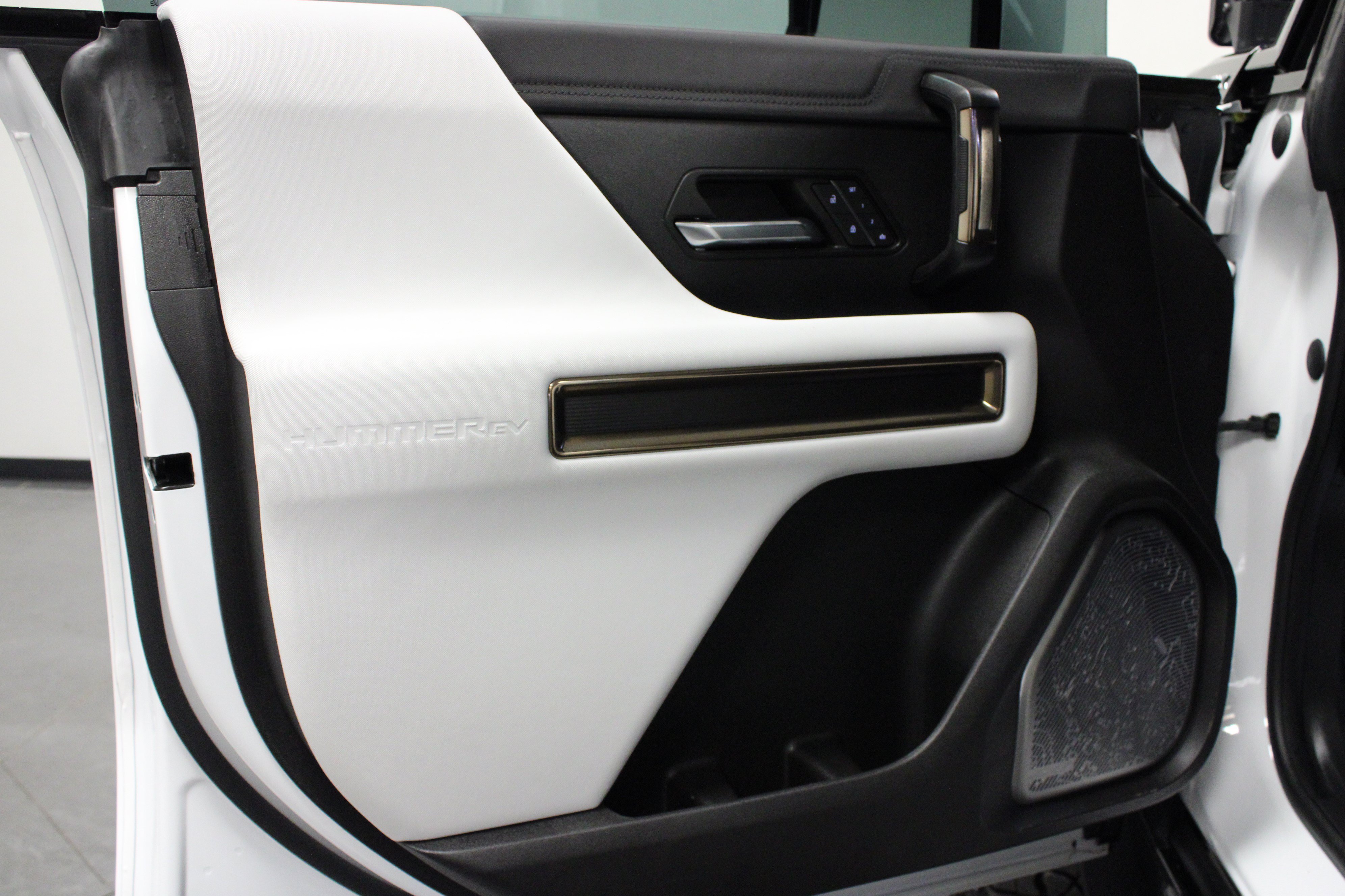 Used 2024 GMC Hummer EV 3X w/ Extreme Off-Road Package AWD/4WD image 11