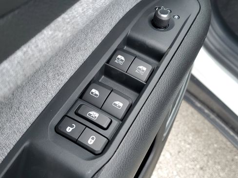 New 2026 Jeep Compass Latitude image 16