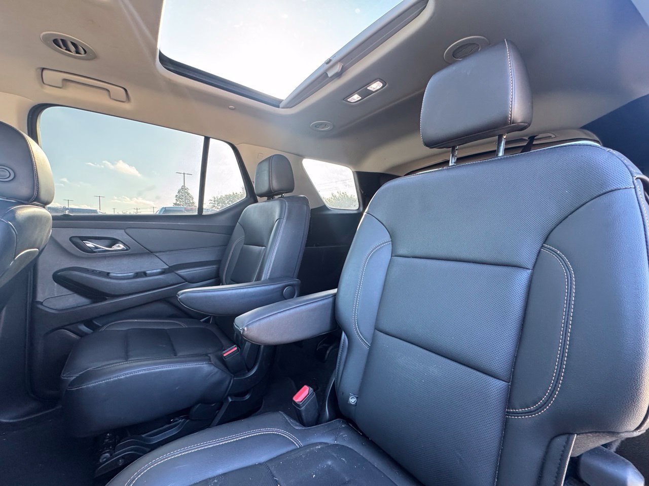 Used 2021 Chevrolet Traverse Premier w/ Redline Edition FWD image 7