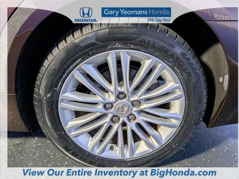 Used 2016 Lexus ES 350 w/ Premium Package w/Wood Trim FWD image 12
