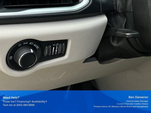 Used 2021 Chrysler Voyager Lxi FWD image 8
