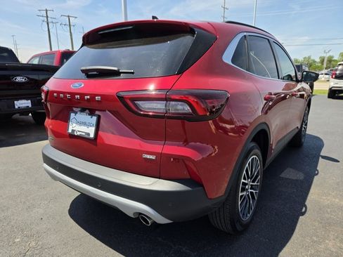 Certified 2026 Ford Escape SE FWD image 40
