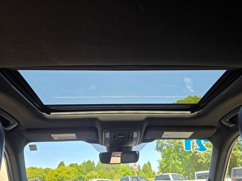 Used 2021 Toyota Highlander XSE image 25