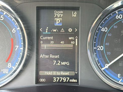 Used 2018 Toyota Corolla SE w/ Carpet Mat Package (TMS) image 14