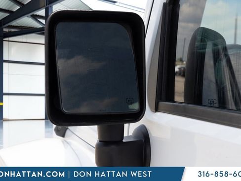 Used 2017 Jeep Wrangler Unlimited Sahara w/ Connectivity Group AWD/4WD image 26