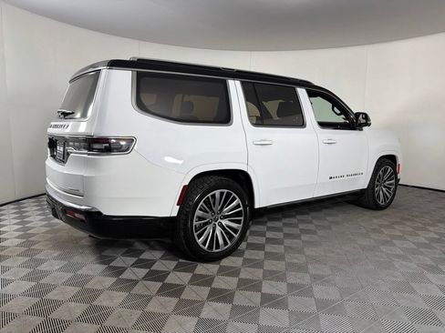 Used 2023 Jeep Grand Wagoneer Series III AWD/4WD image 6