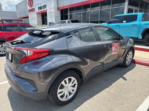 Used 2020 Toyota C-HR LE FWD image 4