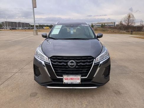 Certified 2022 Nissan Kicks SV image 9