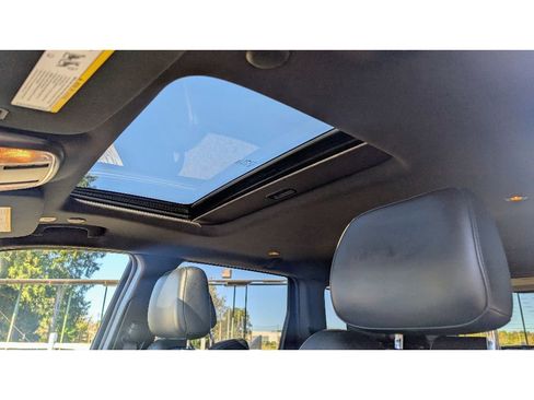 Used 2020 Jeep Grand Cherokee Laredo w/ Laredo X Package image 17