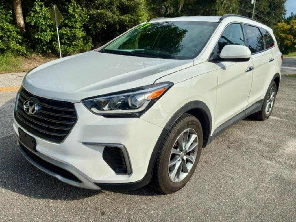 Used 2017 Hyundai Santa Fe SE w/ Cargo Package AWD/4WD image 1