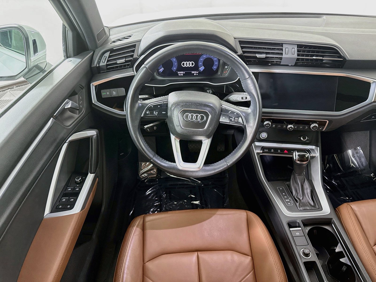 Used 2019 Audi Q3 2.0T Premium Plus w/ Premium Plus Package AWD/4WD image 21