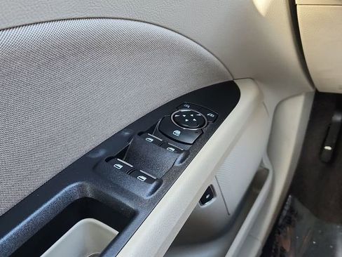 Used 2019 Ford Fusion SE image 34