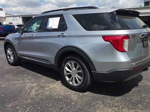 Used 2020 Ford Explorer XLT w/ Equipment Group 202A AWD/4WD image 14