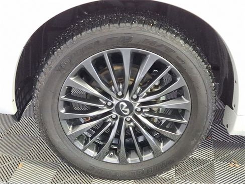 Certified 2024 INFINITI QX80 Premium Select w/ Cargo Package image 12