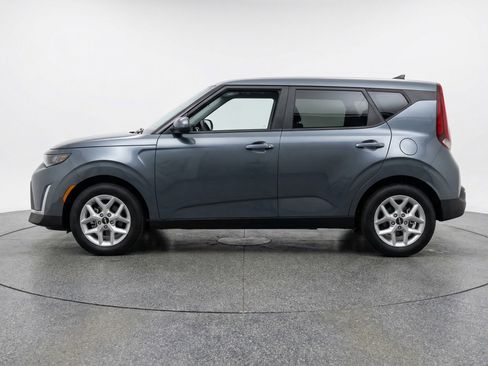 Used 2025 Kia Soul LX w/ LX Technology Package image 5