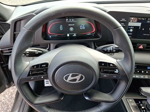 Certified 2025 Hyundai Elantra Sport FWD image 14