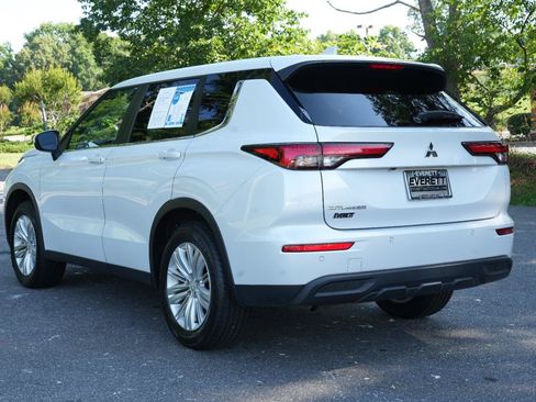 Used 2024 Mitsubishi Outlander ES FWD image 6