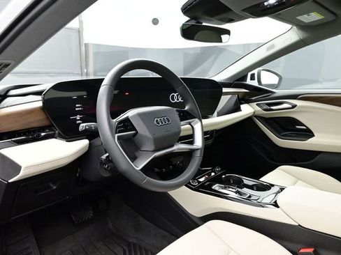 Used 2025 Audi A6 e-tron Prestige RWD image 4