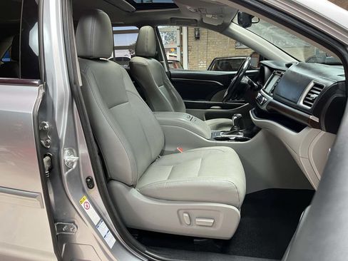 Used 2016 Toyota Highlander Limited AWD/4WD image 24