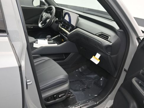 New 2026 Lexus TX 500h AWD image 10