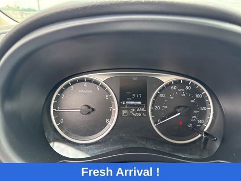Used 2024 Nissan Kicks S FWD image 5